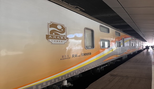 武汉到新疆夕阳红旅游专列-特色旅游专列旅途不枯燥-全景15日游